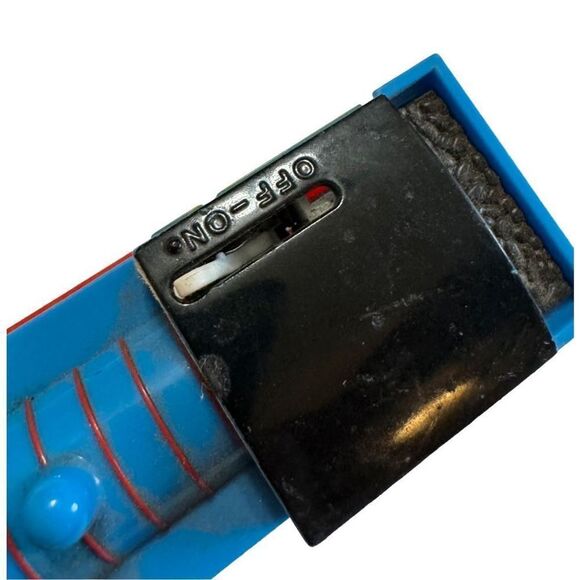 HiT Thomas TrackMaster 2006 Thomas the Tank Engine - Battery Operated - Picture 8 of 16